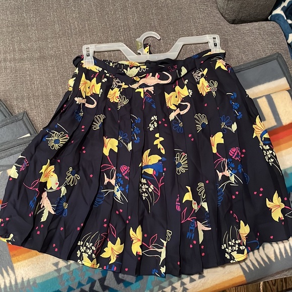 ModCloth pleated Dino floral skirt - Picture 2 of 5